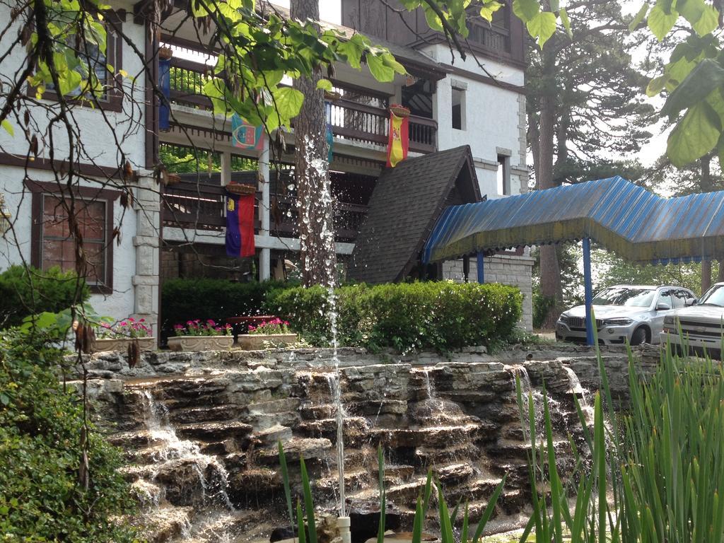 Hotel Matterhorn Tower Eureka Springs Esterno foto